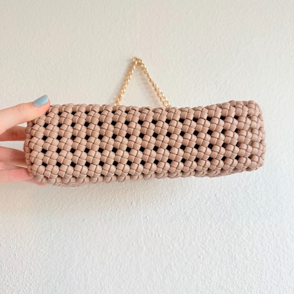 Olga Berg Everly Natural Handwoven Faux Leather Clutch with Gold Crossbody Chain - Picture 10 of 16
